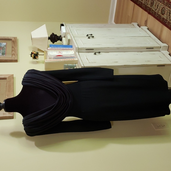 ST John Elegant black dress - Picture 3 of 4